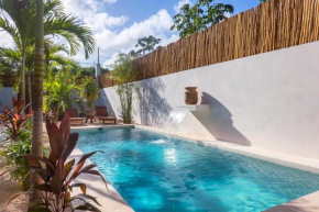 Jungle 3BR Villa, Garden & Pool, La Veleta